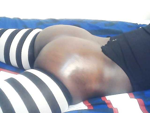 ZuriSecrets live cam on BongaCams