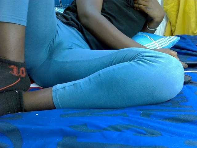 ZuriSecrets live cam on BongaCams