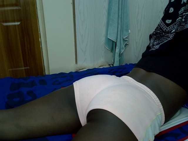 ZuriSecrets live cam on BongaCams