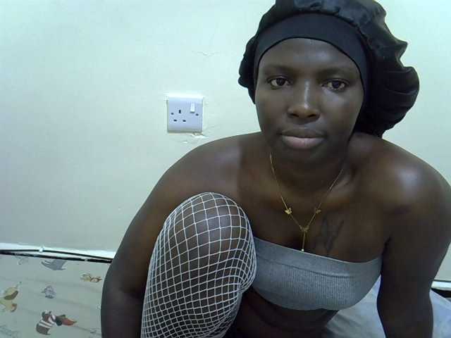 ZuriSecrets live cam on BongaCams