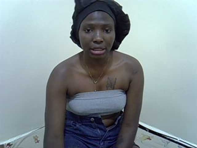 ZuriSecrets live cam on BongaCams
