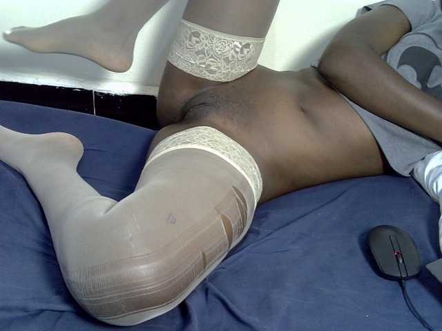 ZuriSecrets's BongaCams show and profile