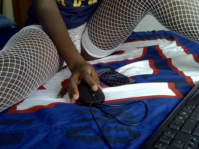 ZuriSecrets live cam on BongaCams