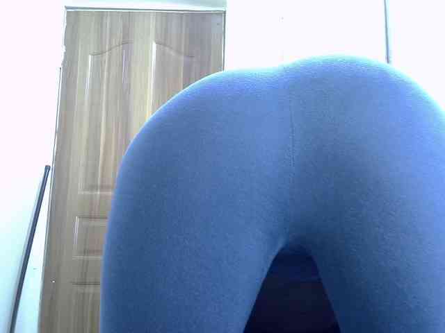 ZuriSecrets Live Webcam on BongaCams
