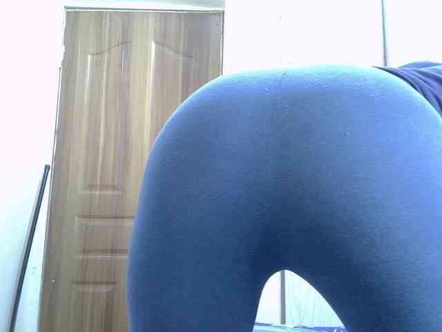 ZuriSecrets Live Webcam on BongaCams
