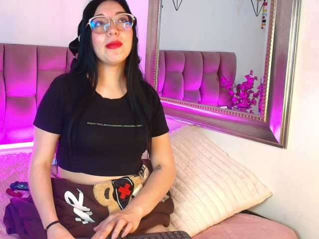 WhiteHott's BongaCams show and profile