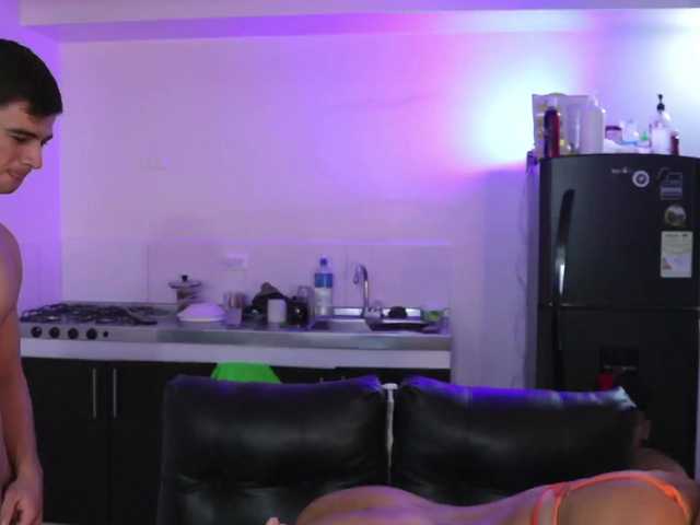 skinnyrichgirlD live cam on BongaCams