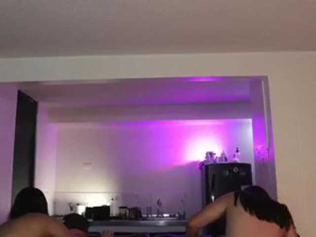 skinnyrichgirlD live cam on BongaCams