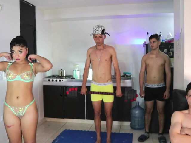 skinnyrichgirlD live cam on BongaCams