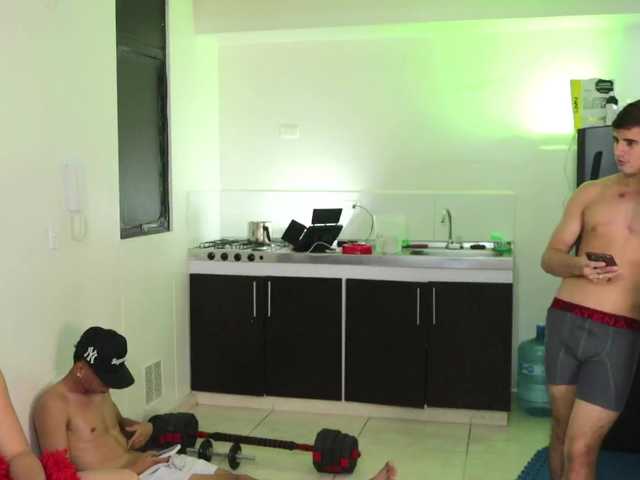 skinnyrichgirlD live cam on BongaCams