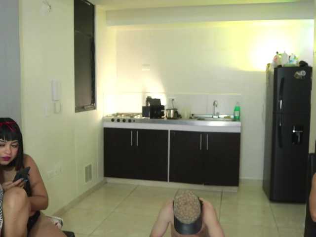 skinnyrichgirlD live cam on BongaCams