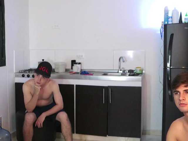 skinnyrichgirlD live cam on BongaCams