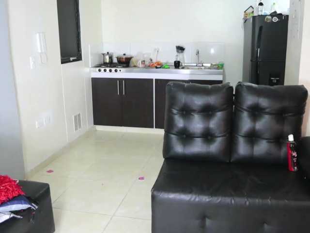 skinnyrichgirlD live cam on BongaCams