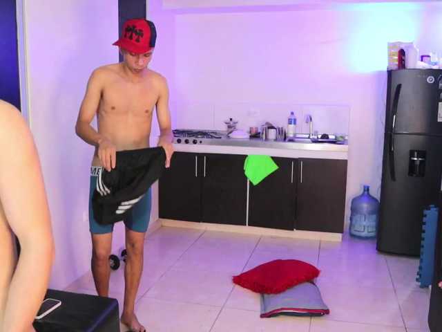skinnyrichgirlD live cam on BongaCams