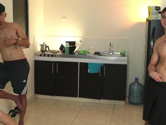 skinnyrichgirlD live cam on BongaCams