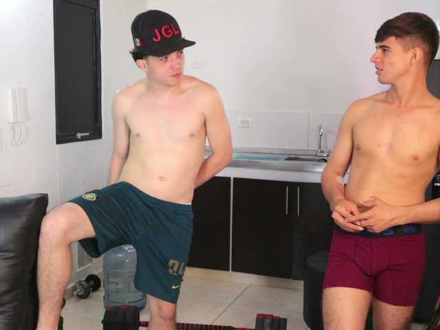 skinnyrichgirlD live cam