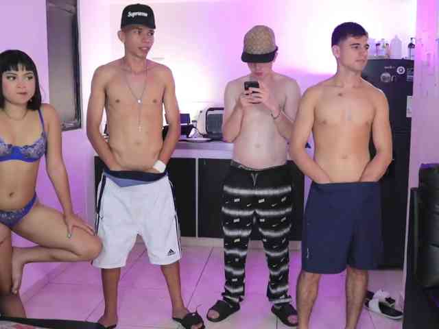 skinnyrichgirlD webcam