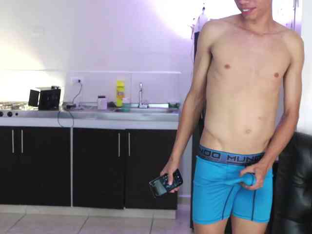 skinnyrichgirlD webcam