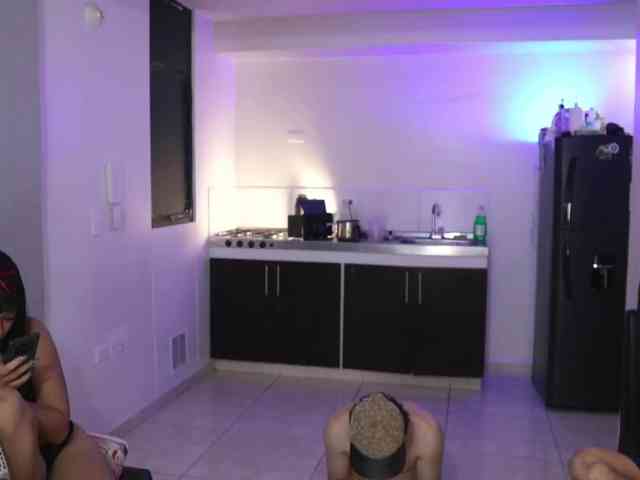 skinnyrichgirlD webcam