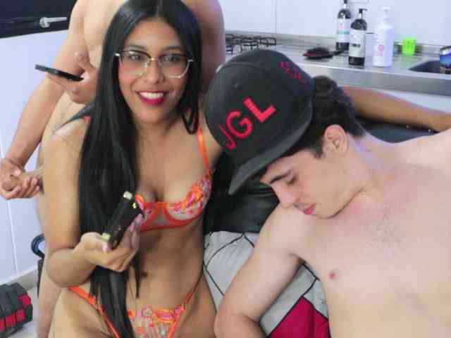 skinnyrichgirlD webcam