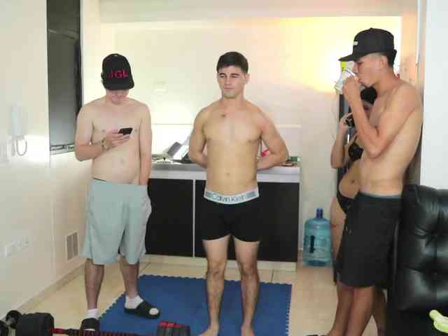skinnyrichgirlD webcam