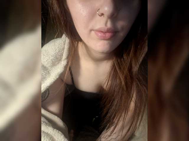 Deadlynighshade6's BongaCams show and profile