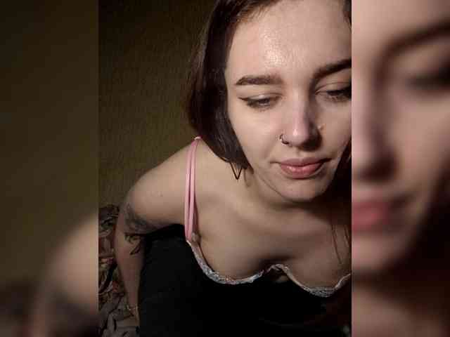 Deadlynighshade6 webcam