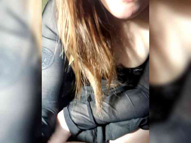 Deadlynighshade6 webcam