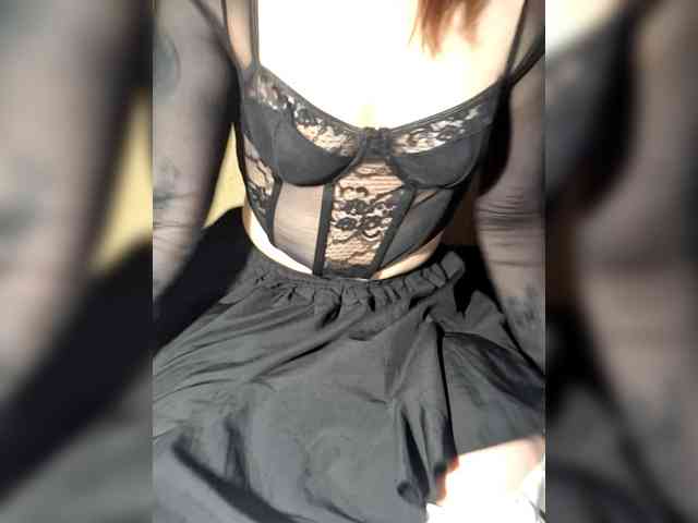 Deadlynighshade6 webcam