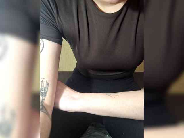 Deadlynighshade6 webcam