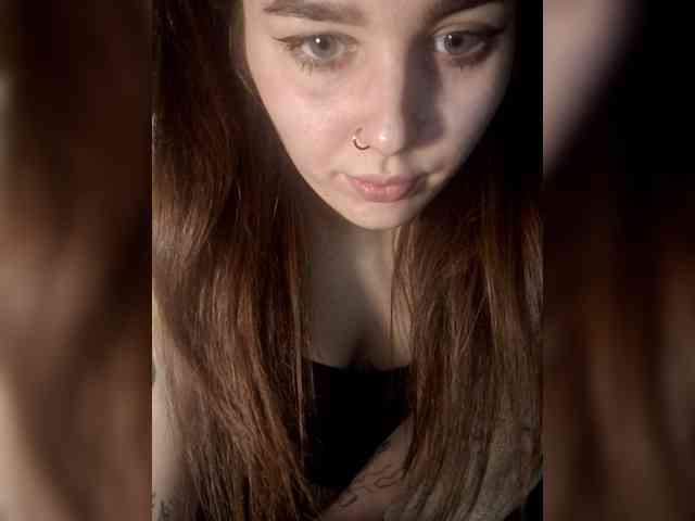 Deadlynighshade6 webcam