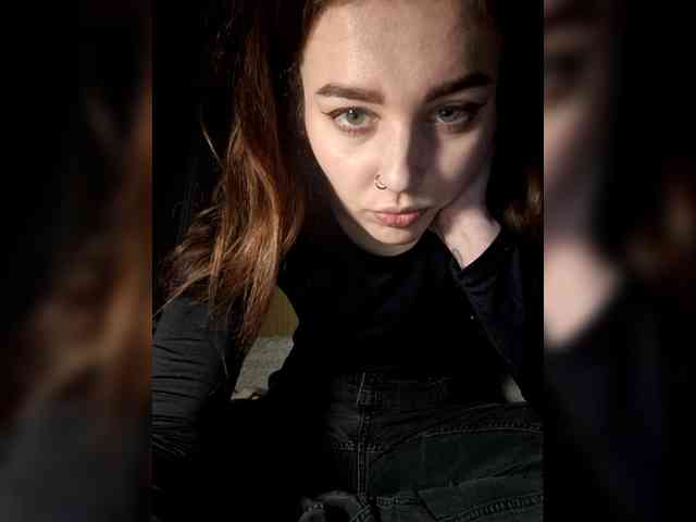 Deadlynighshade6 webcam