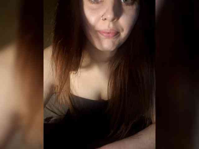 Deadlynighshade6 webcam