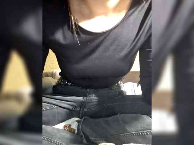 Deadlynighshade6 webcam