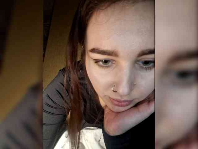 Deadlynighshade6 webcam