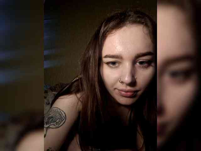 Deadlynighshade6 webcam