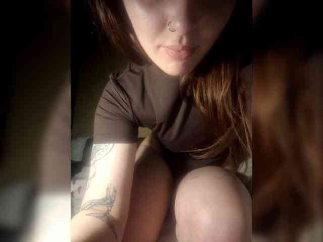 Deadlynighshade6 webcam