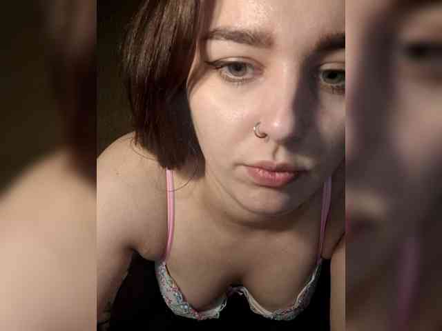 Deadlynighshade6 webcam