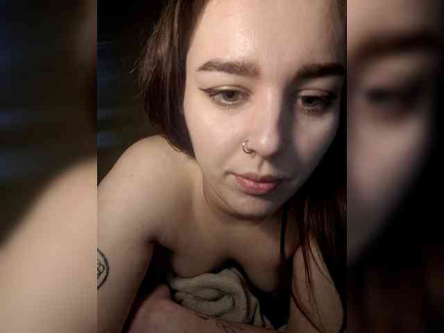 Deadlynighshade6 webcam