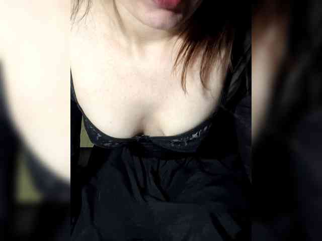 Deadlynighshade6 webcam