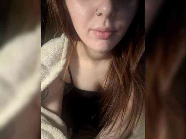 Deadlynighshade6 webcam