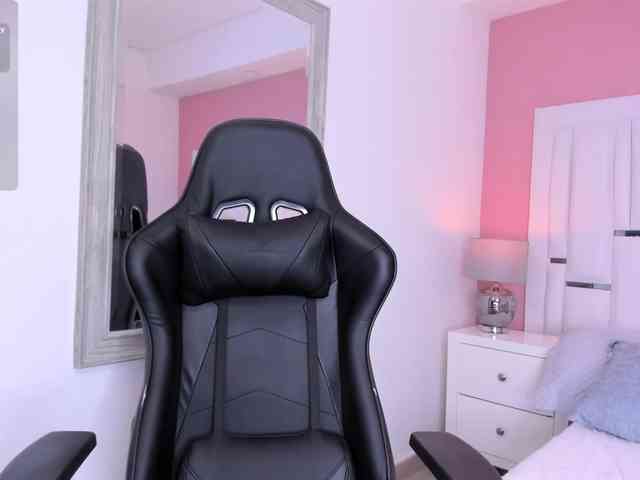 SaraFoster webcam