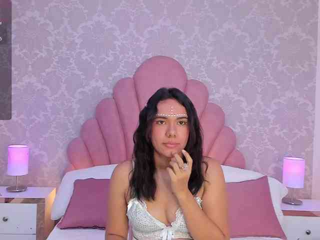 Model: SaraFoster
