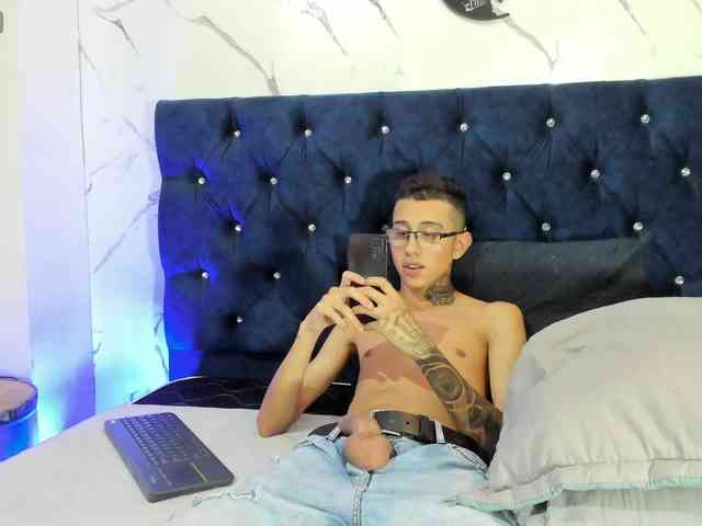 asherlux Live Webcam on BongaCams
