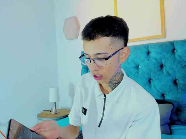 asherlux Sex Cam Show