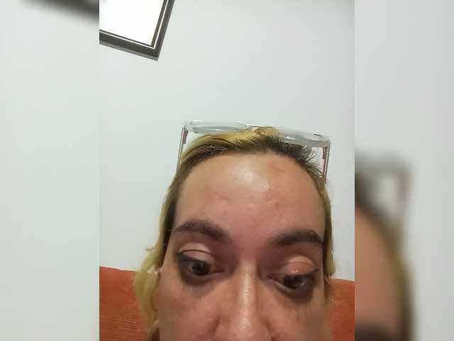 Kimi-santii live cam on UnifiedCams