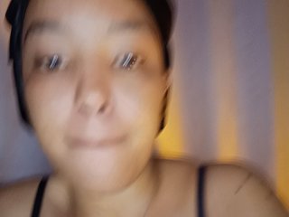 BeautifulGia's Live Webcam