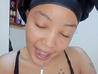 BeautifulGia's Live Webcam