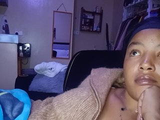 BeautifulGia's Live Webcam