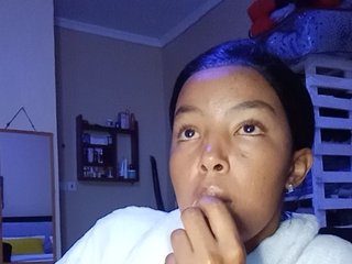 BeautifulGia's Live Webcam